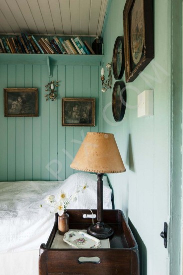 Quirky restored cottage