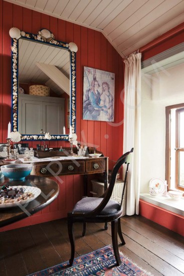 Quirky restored cottage